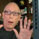 o-criador-de-'dilbert',-scott-adams,-dobra-seu-discurso-racista-–-'eu-me-identifiquei-como-negro-por-varios-anos'